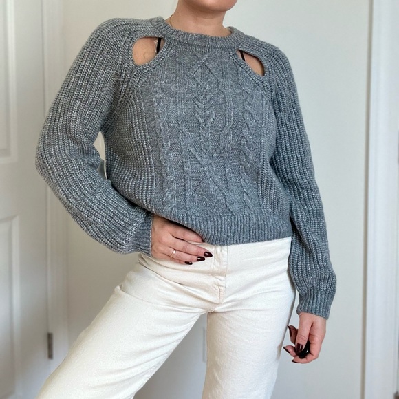Cut Out Cable Knit Pullover Sweater - Picture 3 of 9